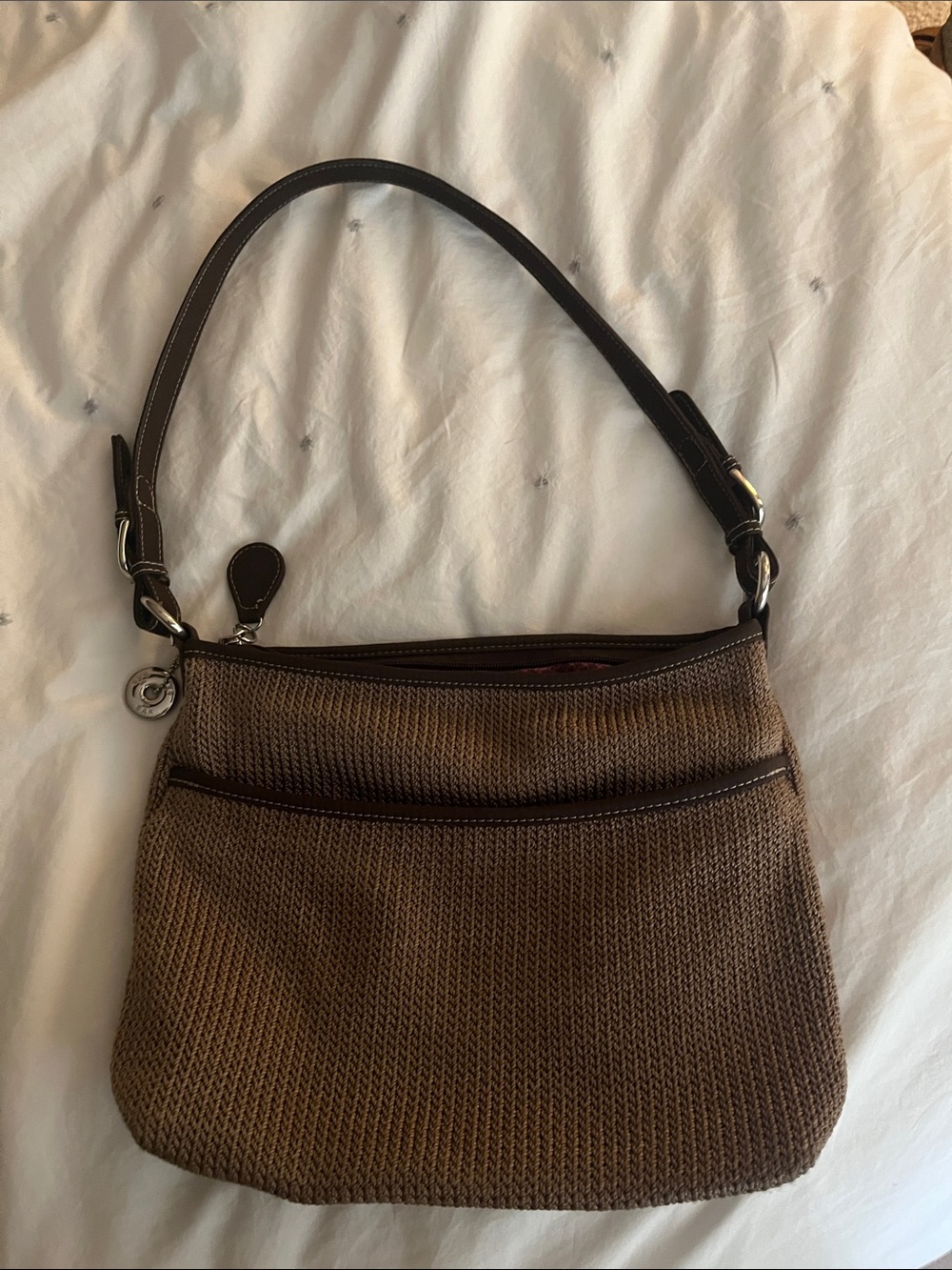 Woven shoulder bag